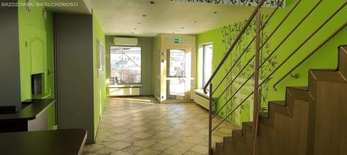 Gocław, 110 m2, 2002 r., handlowy, usługowy