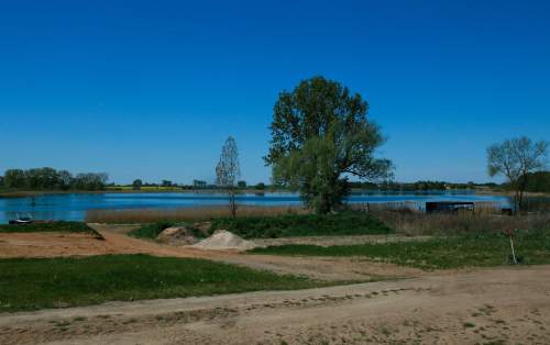 Działka z linią brzegową
