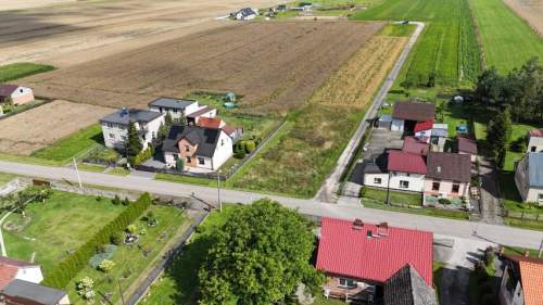 900m2 blisko lasy woda prąd w granicy prostokąt