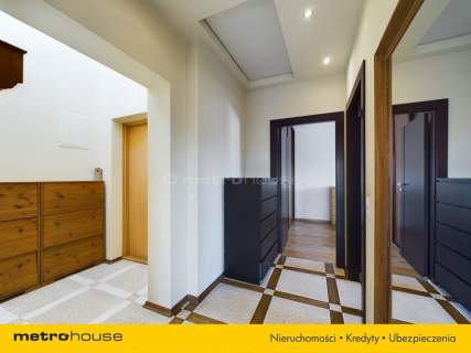 Apartament 2 garaże i komórka