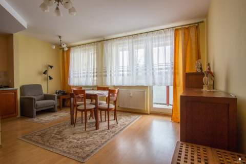 Dwupokojowe mieszkanie z dużym balkonem