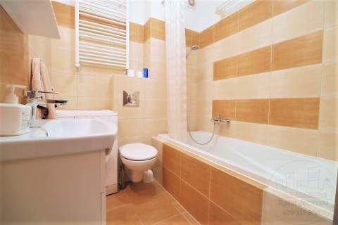 z garażem przestronne 2 pokojowe, balkon