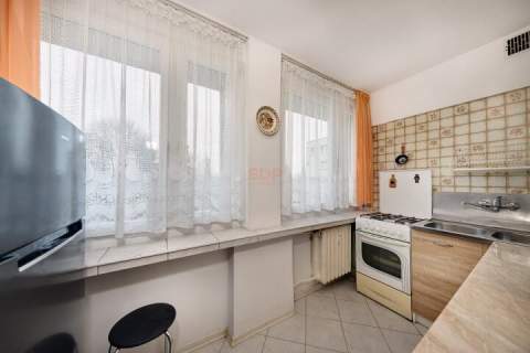 2 pokoje Balkon Piwnica Oddzielna kuchnia Cicha okolica