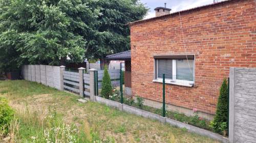 Sprzedam działkę zabudowaną o pow. 900m2