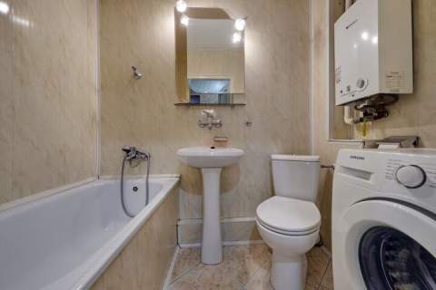 2 pokoje Balkon Piwnica Oddzielna kuchnia Cicha okolica