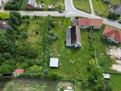 Na sprzedaż działka 1752 m z domem   Siemianice