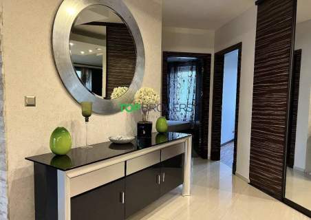 Super trzy pokoje koło lasu, garaż, komórka, metro
