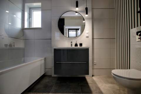 stylowo wykończone, nowy budynek, duży balkon