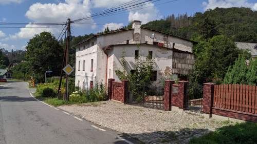 Okazja Przedwojenny dom 209 m Działka 1,04 ha