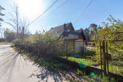 Dom z Energią ze Słońca i Lasem za Oknem- Zielona