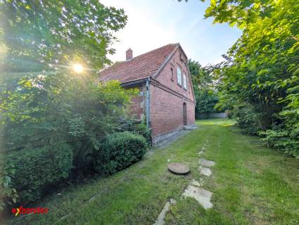 Dom z dużą działką 40a , blisko morza