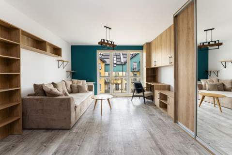 przestronny salon/nowe budownictwo/miejsce w hali