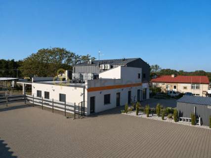 Obiekt-restauracja/apartament - Dominice.