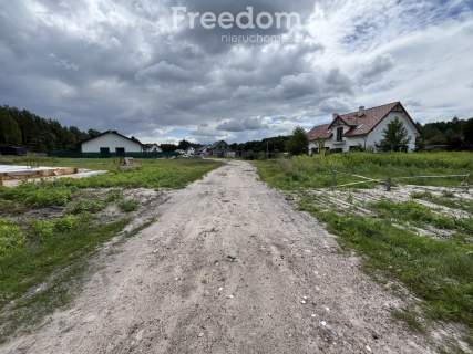 Ładnie położona działka budowlana w Cegielniku