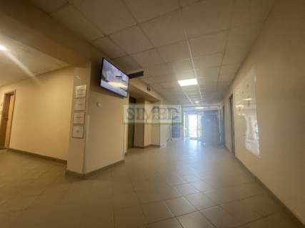 Świetliki dachowe,parking,recepcja,ochrona,dost.24