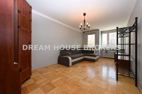 42,7 m do remontu Rycerska centrum