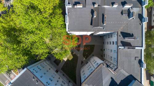 60,4 m2 2 duże pokoje na Śródmieściu 1 piętro Po rewi