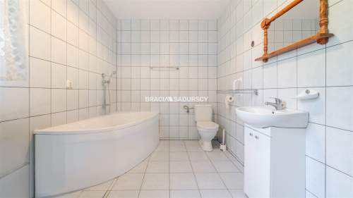 Dom z pięknym ogrodem i widokiem blisko Krakowa