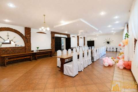 ZAJAZD Z RESTAURACJĄ NA SPRZEDAŻ - GMINA OZIMEK