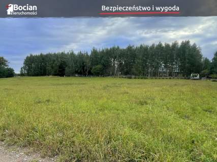 Płaska, uzbrojona sielsko położona działka
