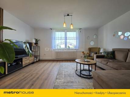 Siedlisko z domem po remoncie i budynkami 6405m2 