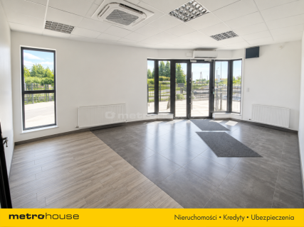 Magazyn 765 m2 Biura 500 m2 Główna trasa w Jankach