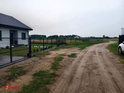 Na sprzedaż działki budowlane z miejscowym planem i mediami