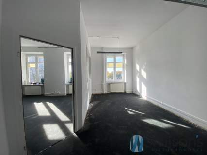 29m2- Biuro na parterze w kamienicy- Mokotowska