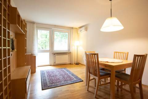 Wygodne i ciche mieszkanie z balkonem