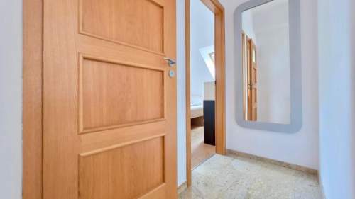 2 pokoje Balkon Hala garażowa Kameralne osiedle Niski czynsz