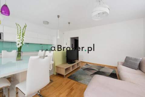 Piltza 84 m2 4 pokoje balkon garaż