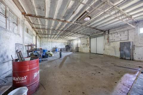 Budynki Magazynowo- warsztatowe z placem 2200m2