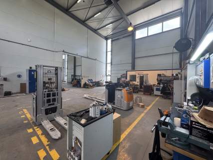 Magazyn 1200 m2 biuro 580 m2 rampa Puławska Warszawa