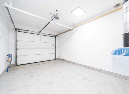 Komfortowy bliźniak z garażem Ogród 554 mkw