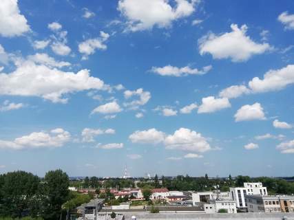 3 pokoje-osobna kuchnia-Balkon
