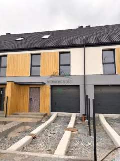 Gotowy dom w Mędłowie, 114m2 plus 28m2 poddasza, mały ogród