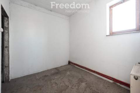 Budynek hala na działce 1 365 m2 