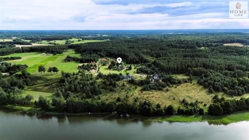 Mazury-malownicza działka blisko jeziora i lasu.