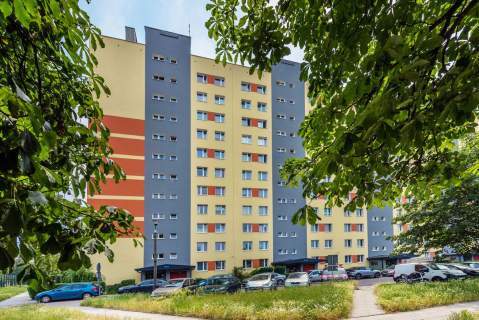 Oddzielna kuchnia, 2 balkony, piwnica, 61 m