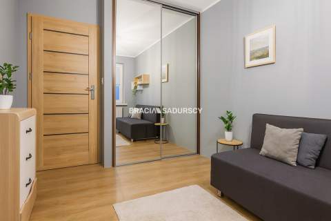 3 pokoje balkon, 56 m idealne na start