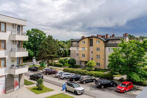 2 pok. mieszkanie z dużym balkonem,zielona okolica