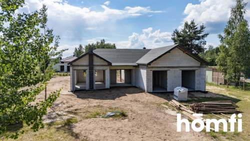 Nowoczesny dom parterowy - w stanie surowym