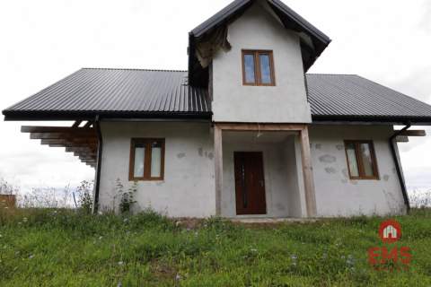 Dom w zaciszu Łopuchowo