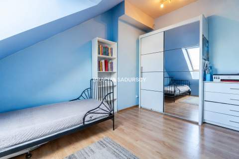 2-pok, 48 m ok. 60 m po podłodze , balkon