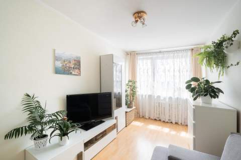 3 pokojowe umeblowane mieszkanie z balkonem i piwnicą
