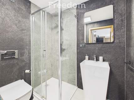Dwupoziomowy apartament z antresolą 69.6 m2