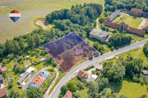 Na sprzedaż 3.921 m , przy DK8 z mediami