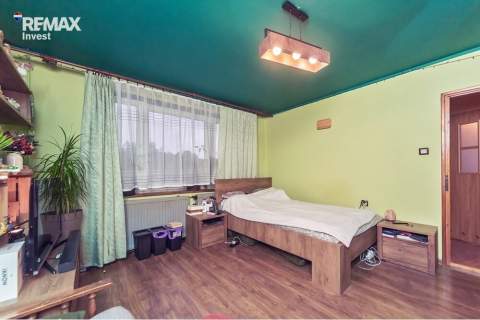 Dom lub biuro z dużym ogrodem w centrum Komorowic