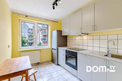 Komfortowe 2 pokoje, balkon, nowa duża kuchnia