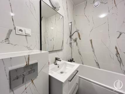 Mieszkanie 40 mkw balkon Metro 20m